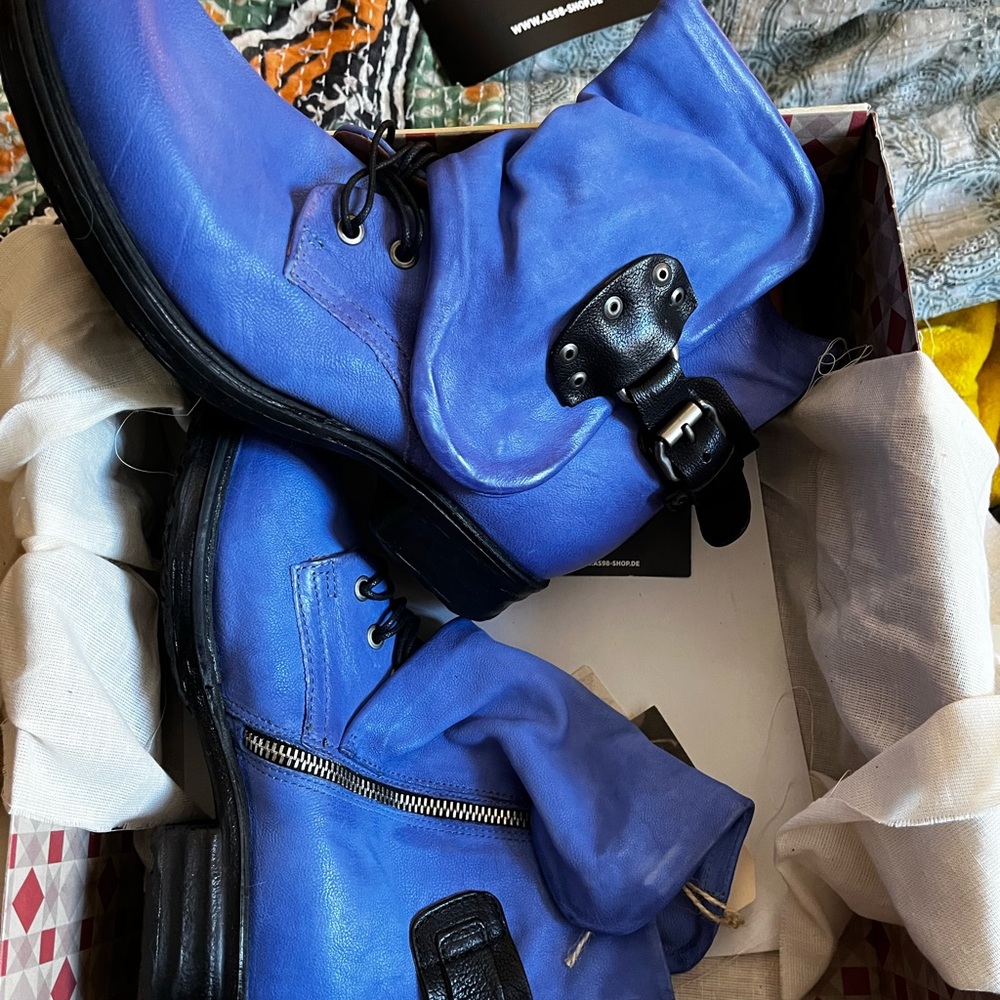 Stylish Electric Blue Boots